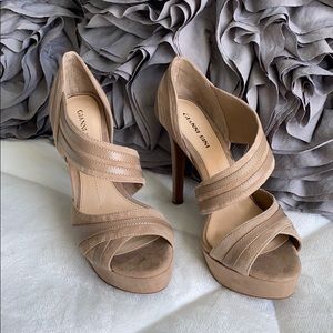 Gianni Bini Beige Suede Platform Sandal 7M New